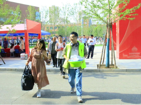 我为同学做实事|必赢3003no1线路检测中心喜迎2024级新同学