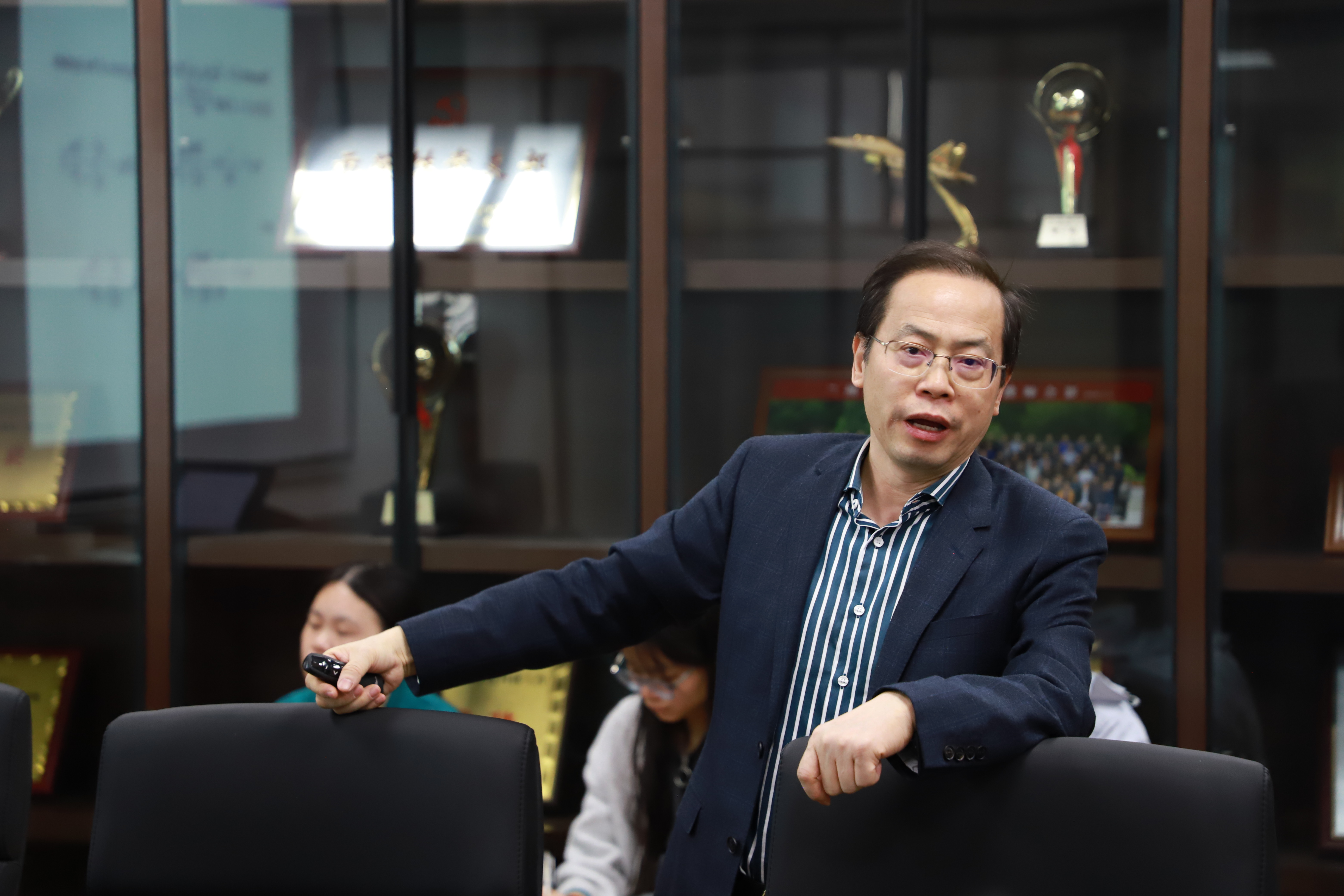 必赢3003no1线路检测中心邀请浙江科技大学李先义教授来校开展学术交流