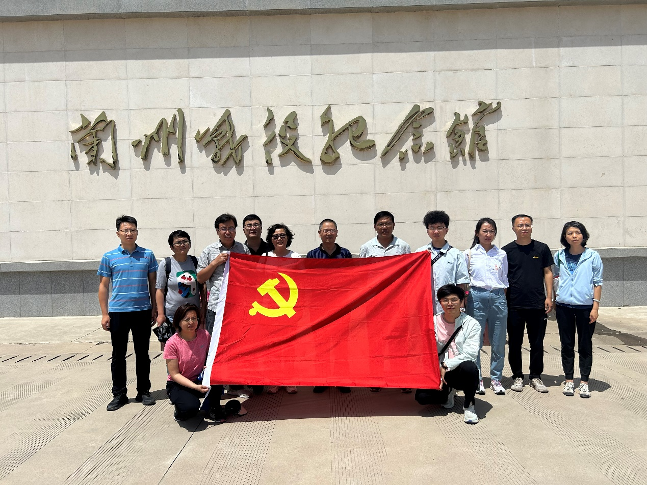 必赢3003no1线路检测中心物理教师党支部开展教师党员主题教育实践活动