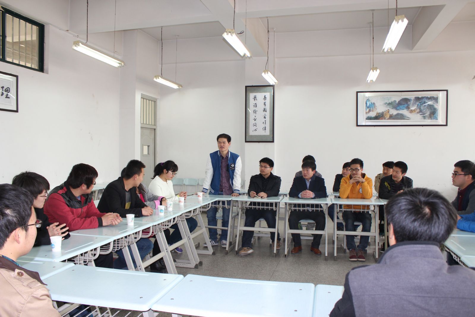 必赢3003no1线路检测中心与西北师大物电学院开展学生交流活动