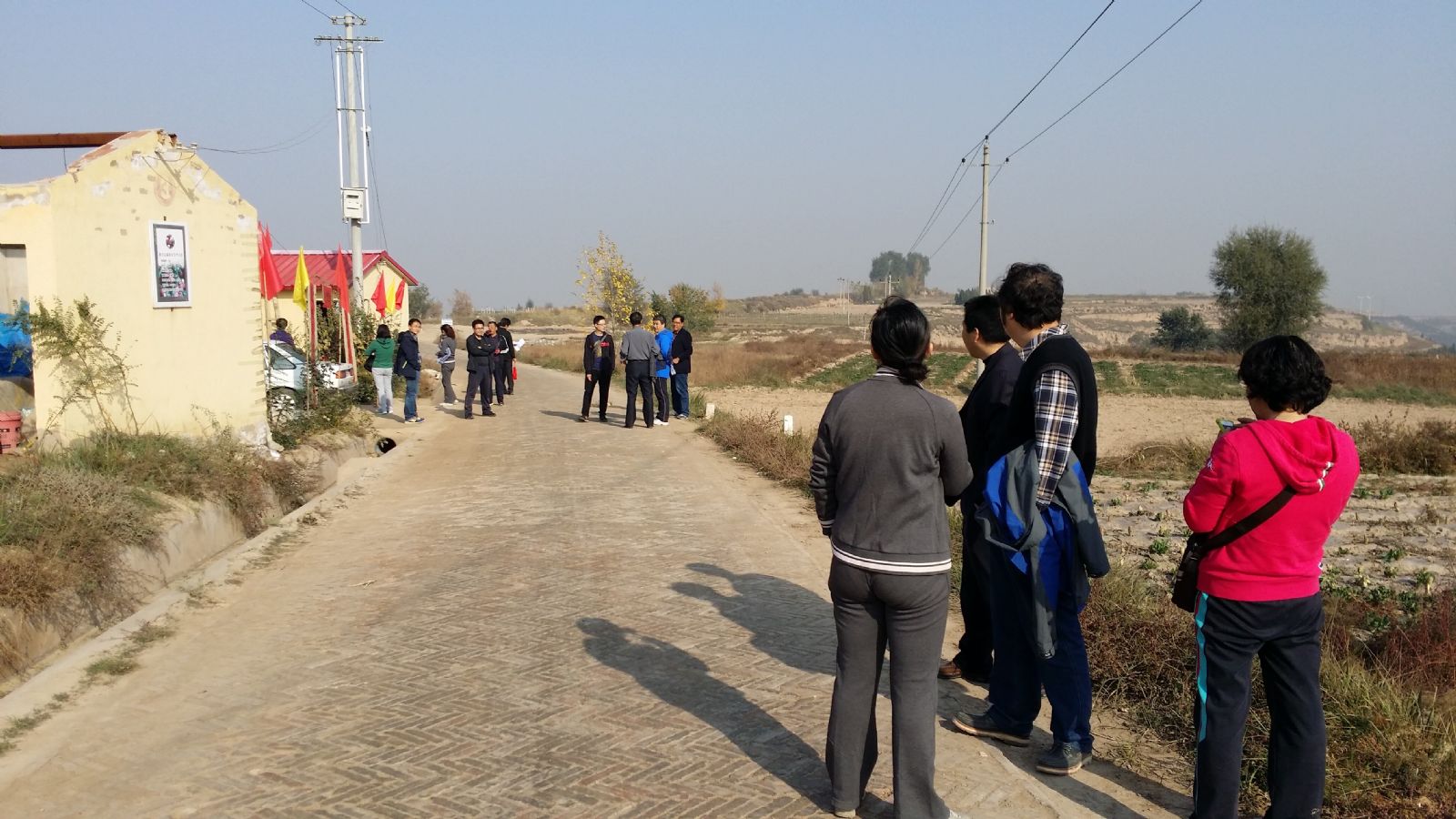 必赢3003no1线路检测中心工会组织教职工“亲近自然  愉悦身心”周末爬山活动
