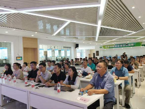 同心同行，共助成长——必赢3003no1线路检测中心召开2024级新生家长座谈会